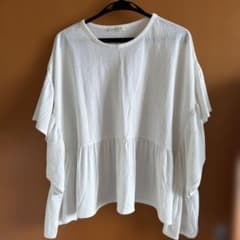 フリルTシャツ　カットソーのサムネイル