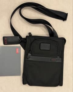 TUMI ショルダーバッグ ブラック Warrantyカードあり TUMI ショルダーバッグ ブラック Warrantyカードあり - メルカリ