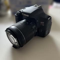【商品名】 Canon EOS Kiss X8i レンズキット 一眼レフカメラのサムネイル