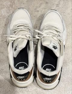 Nike エアマックス　ホワイトブラック×ゴールド 27.5cmのサムネイル