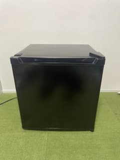 美品 冷蔵庫 2022年製 46Lブラック PRC-B051D-B - メルカリ