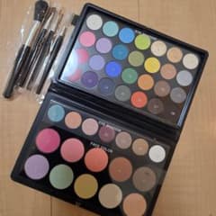 アイシャドウパレット 28色セットのサムネイル
