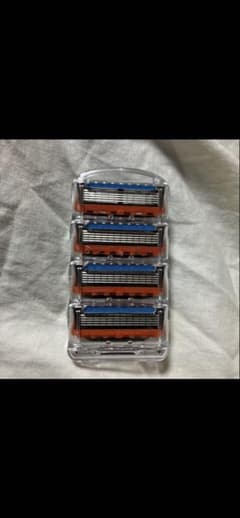 新品 未使用　最新モデル　ジレット 替刃　通常タイプ替刃 4個 純正品　正規品x