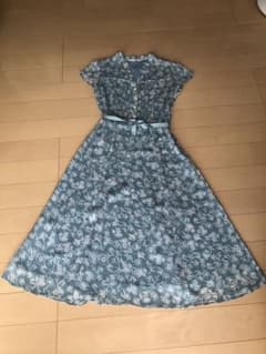 ローラアシュレイ 花柄ロングワンピースのサムネイル