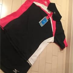 新品未使用テニスユニフォームタグ付きのサムネイル