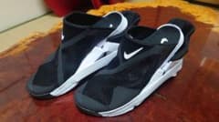 NIKE GO FLYEAZE ナイキ　ゴーフライイーズ　メンズ26.5cmのサムネイル