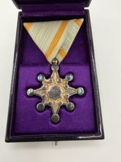 勲八等瑞宝章 勲章 共箱付き - メルカリ