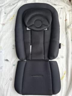 Cybex Newborn Nest ブラック ベビーシート用インサートのサムネイル