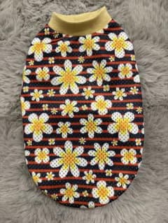 【Sサイズ】ボーダーフラワー柄　犬服　ハンドメイド　タンクトップのサムネイル