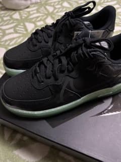 新品未使用　AIR FORCE 1 REACT LV8 エアフォース1 リアクトのサムネイル