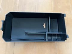 【訳あり】ベンツ Cクラス W205 用 センターコンソール 収納トレイのサムネイル