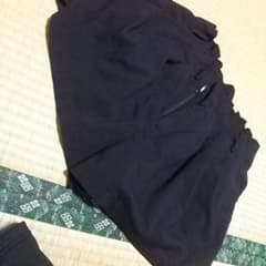 黒のひざ上キュロットのサムネイル