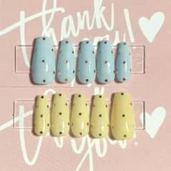 ハンドメイドネイルチップ カラフル ドット柄のサムネイル