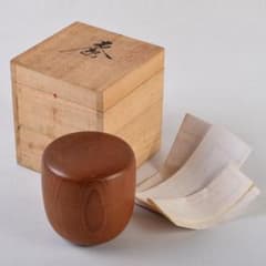 茶道具　飛騨一位一刀彫　十代　飛騨甚五郎　村山群鳳作　棗　共箱　V　8778 茶道具 飛騨一位一刀彫 十代 飛騨甚五郎 村山群鳳作 棗 共箱 V 8778