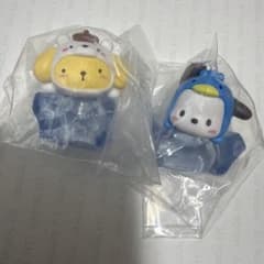 ハローキティ　ポチャッコ　つるりん南極フィギュア　2種セット ガチャガチャのサムネイル