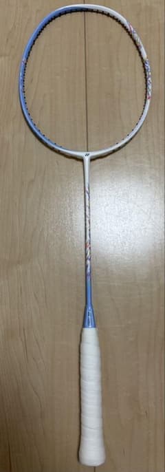 YONEX ASTROX 70 バドミントンラケットのサムネイル