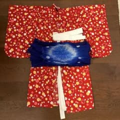 可愛らしい赤にピンクや黄色の水玉が可愛い子供用の浴衣です！120cmです。のサムネイル