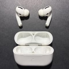 AirPods Pro ホワイト 充電ケース付き ジャンク品 - メルカリ
