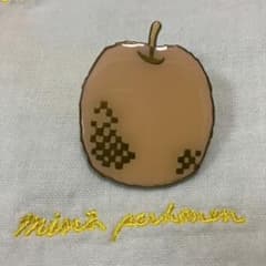 ミナペルホネン mela リンゴ の ピンバッジ パステル ピンク - メルカリ