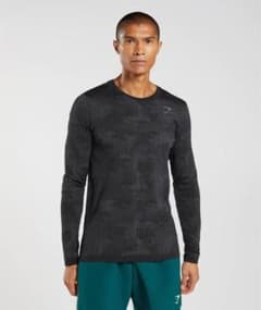 Gymshark 長袖　ブラックのサムネイル
