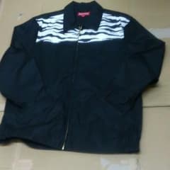 Supremeのサムネイル