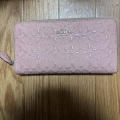 COACH ピンク シグネチャー ラウンドファスナー長財布のサムネイル