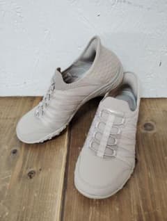 SKECHERS スリッポン スニーカー ベージュのサムネイル