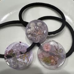 ハンドメイド レジン ヘアゴム 3点セット - メルカリ