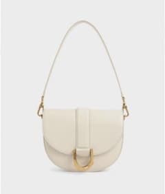 charles&keith チャールズアンドキース ガビーヌサドルバッグのサムネイル