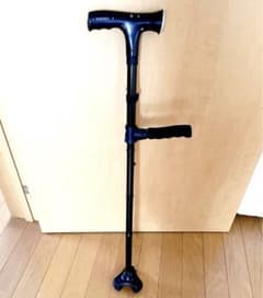 【美品】杖　つえ　ライト点灯無し　杖　折り畳み　ステッキグリップ　ストラップ付きのサムネイル