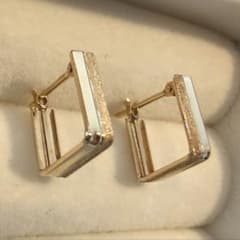 ツツミ TSUTSUMI K18YG フープピアス マット 鏡面 保証書付 ツツミ TSUTSUMI K18YG フープピアス マット 鏡面 保証書付 - メルカリ