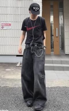 NIKE ドット柄スウッシュロゴ Tシャツ ネイビーのサムネイル