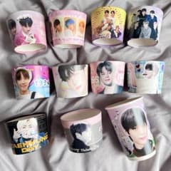 BTS カップホルダー 10個セット 紙コップ付き - メルカリ