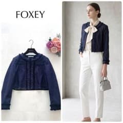 近年✨希少フォクシーFOXEYモンローデニムジャケットノーカラーフリンジトリムM 近年✨希少フォクシーFOXEYモンローデニムジャケットノーカラー