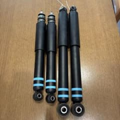 日産NV350キャラバン 純正ショックアブソーバー - メルカリ