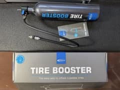 シュワルベ　タイヤブースター チューブレスのビード上げに使用 シリンジもセット。 シュワルベ タイヤブースター チューブレスのビード上げに使用