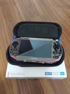 PlayStation Vita Wi-Fiモデル　ブラックピンクのサムネイル