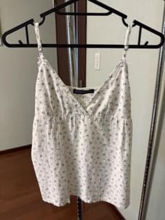 【未使用】Brandy Melville 花柄 キャミソール タンクトップのサムネイル