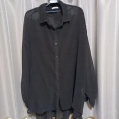 ち*こ様 URBAN RESEARCH　グレーのシアーシャツのサムネイル