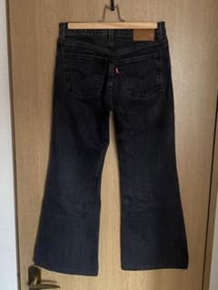 LEVI'S MIDDY FLARE ブラックデニム 25のサムネイル
