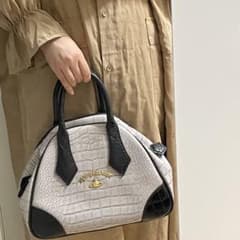 vivienne westwoodのバックのサムネイル