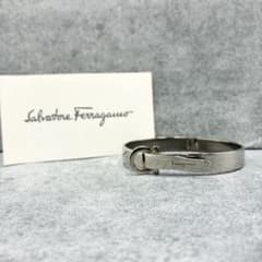 ★美品★フェラガモ ガンチーニ バングル Salvatore Ferragamo ✨美品✨フェラガモ ガンチーニ バングル ブレスレット ロゴ刻印