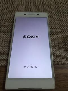 Xperia Z5 White 32 GB docomoのサムネイル