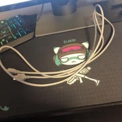 hdmiケーブルのサムネイル