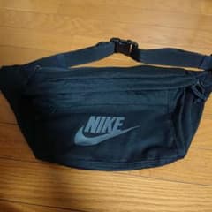NIKEウエストポーチのサムネイル