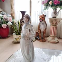 LLADRO 少女と子犬 陶器人形 置物のサムネイル