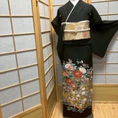 8180］黒留袖 草花文様 作家物 金彩 比翼付 五つ紋 蔦 正絹 着物 袷 