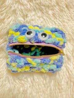 ハンドメイド　モンスターポーチ　手編み　キーホルダー　韓国雑貨のサムネイル