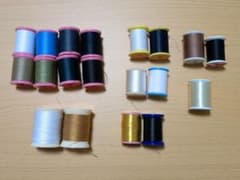【値下げ】オマケ有☆ミシン糸30番,90番,特殊ミシン糸等 まとめ売りセットのサムネイル