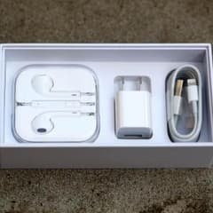 apple 純正 iPhone 付属品のサムネイル